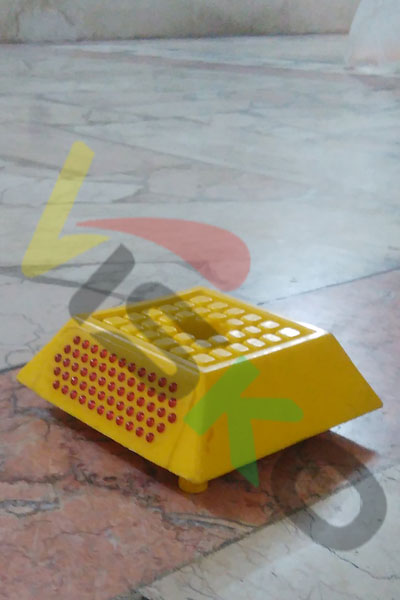 تجهیزات پارکینگ چشم گربه ای پیچی